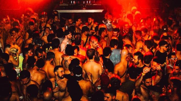 Participantes na festa Dando em São Paulo; imagem ilustrativa para o guia de festas, fonte Guia Gay São Paulo